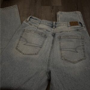 american eagle mom jeans